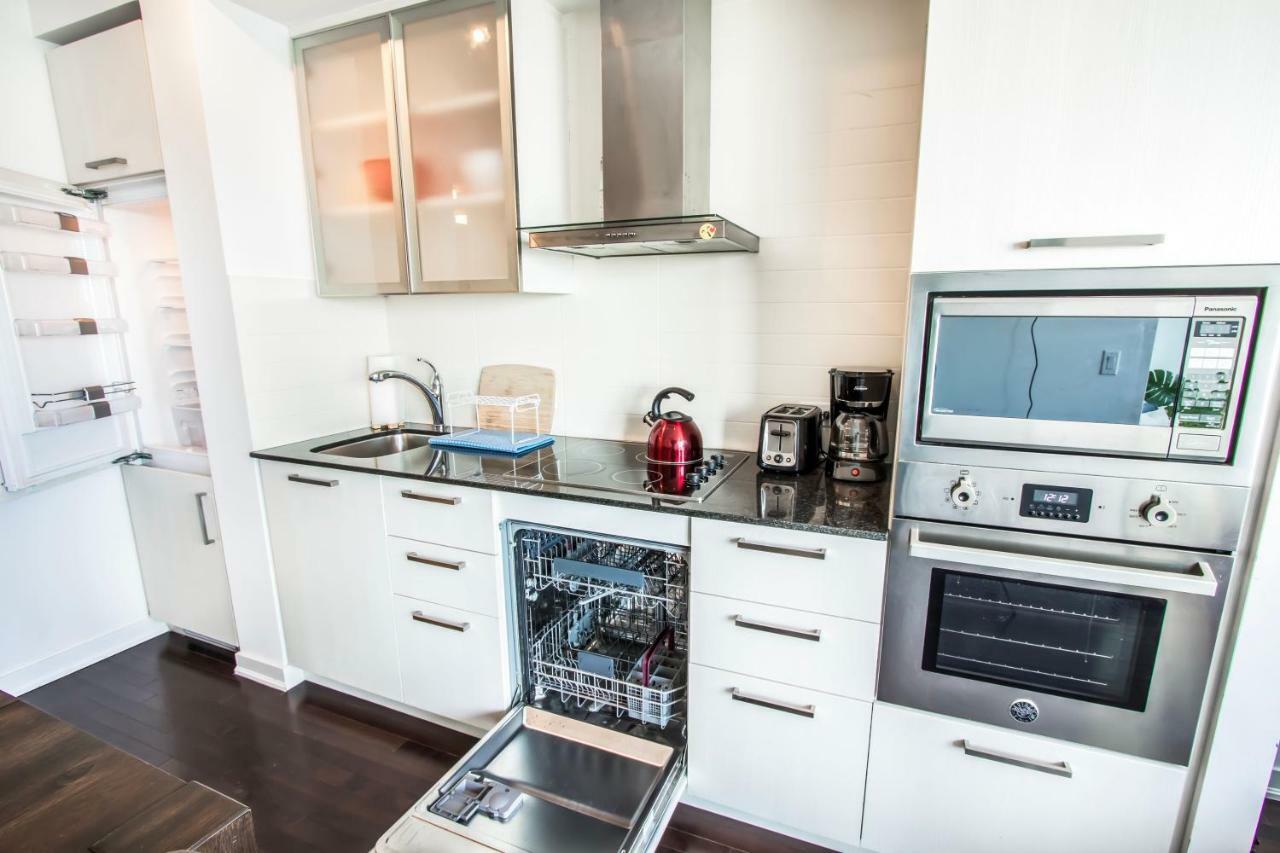 Micasa Suites - Modern Executive Condo Торонто Екстериор снимка