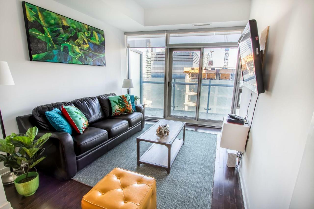 Micasa Suites - Modern Executive Condo Торонто Екстериор снимка