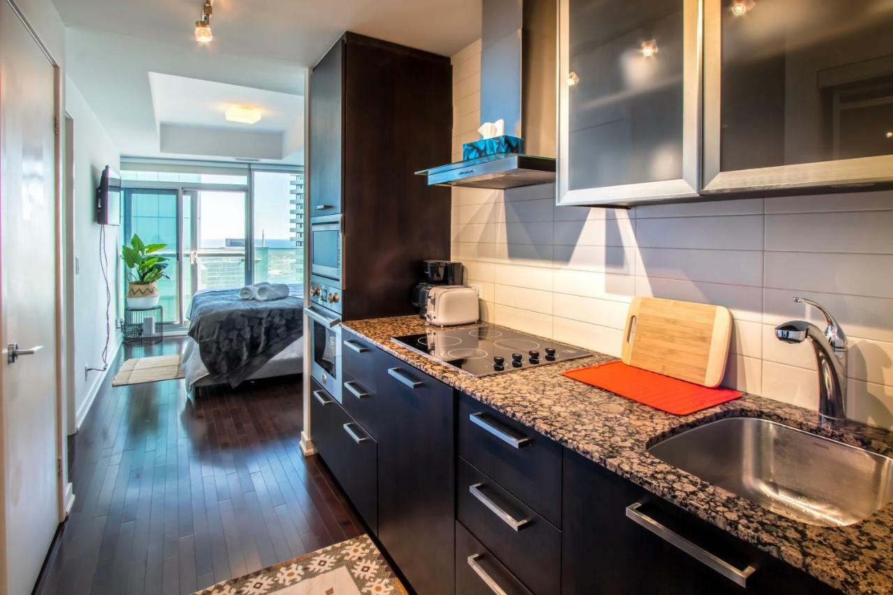 Micasa Suites - Modern Executive Condo Торонто Екстериор снимка