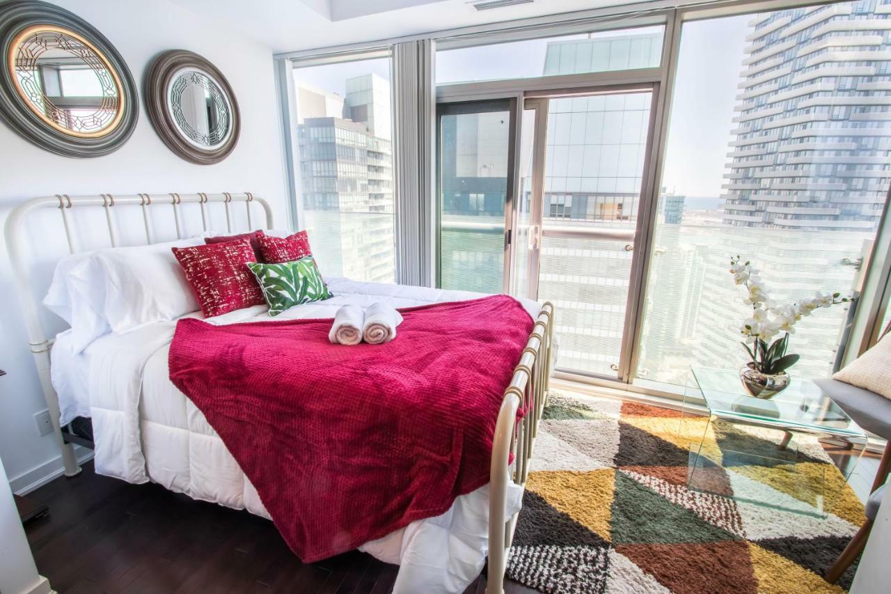 Micasa Suites - Modern Executive Condo Торонто Екстериор снимка